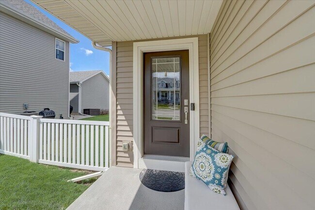 Foto del edificio - 514 Pluto St