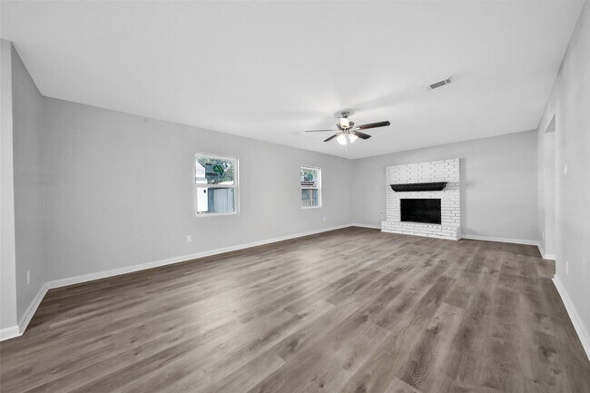 Building Photo - 13426 Balcrest Dr