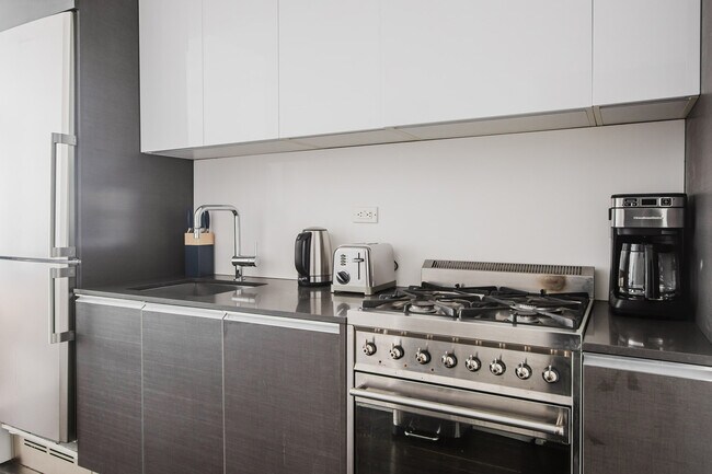 Foto del edificio - 666 West End Ave