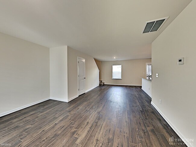 Building Photo - 207 Renwick Dr