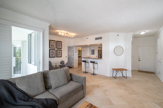Foto del edificio - 3255 NE 184th St