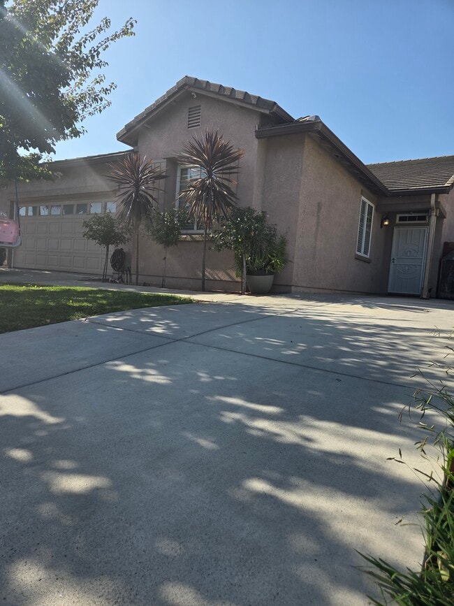 Building Photo - 3929 Anastasia Ln Building Photo - 3929 Anastasia Ln