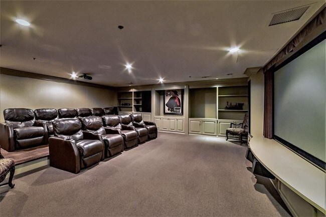 Foto del edificio - 3334 Peachtree Rd NE