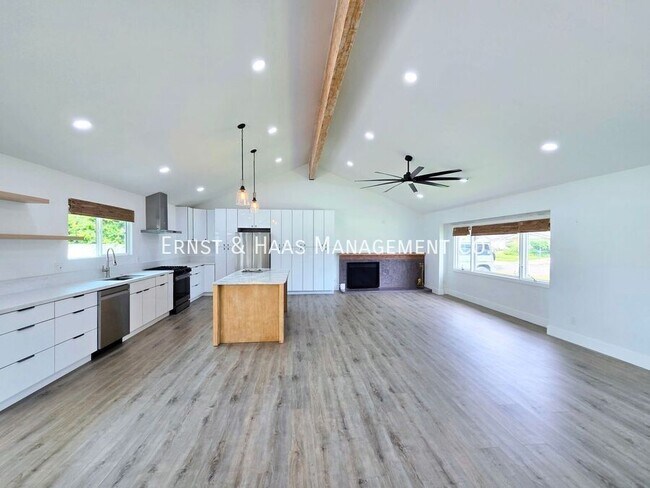Foto del edificio - 3041 Yellowtail Dr