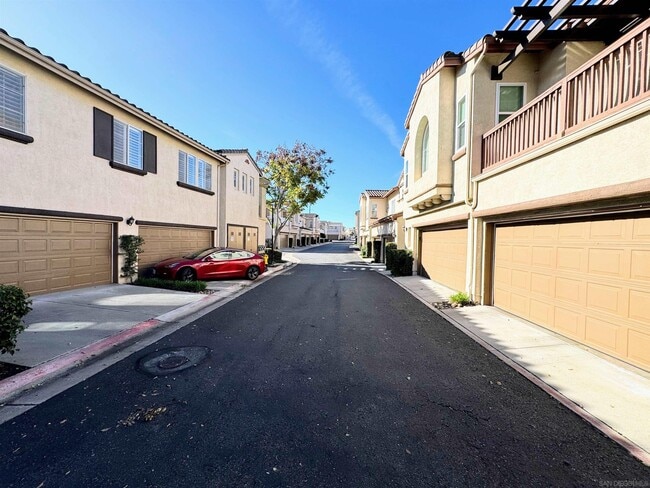 Building Photo - 10876 Ivy Hill Dr