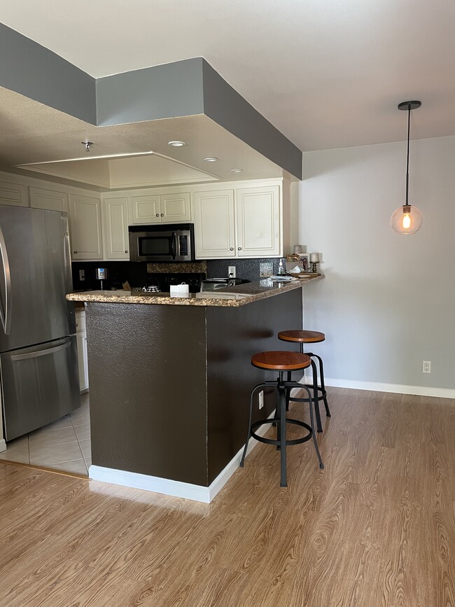 Foto del edificio - 64 N Mar Vista Ave