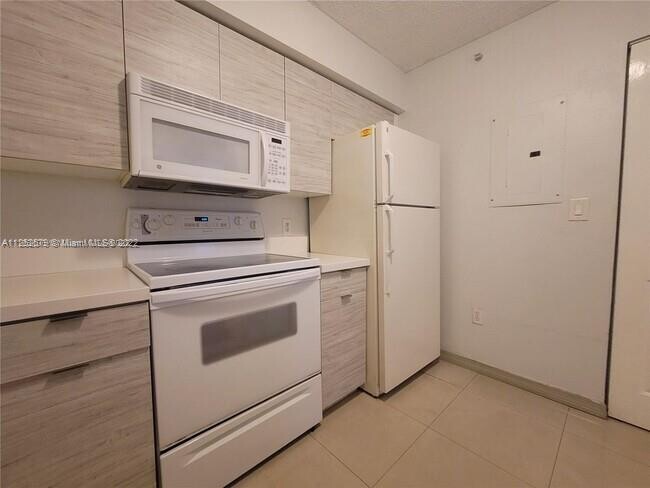Foto del edificio - 4540 NW 107th Ave
