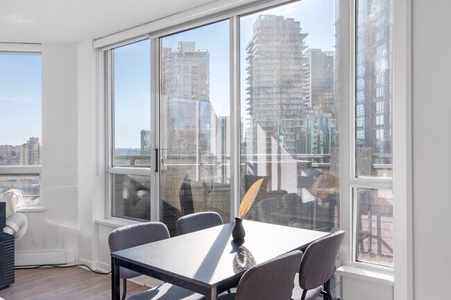 Photo du bâtiment - 1212 Howe St