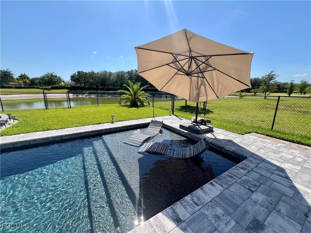 Primary Photo - 10293 Silver Pond Lane