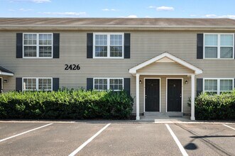 Building Photo - 2426 Willowbrook Dr