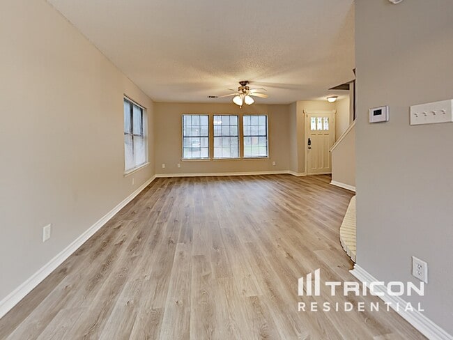 Building Photo - 815 Wyndham Pl