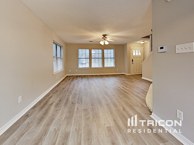 Foto del edificio - 815 Wyndham Pl