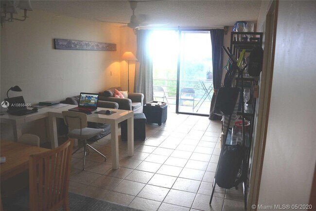 Foto del edificio - 2821 N Miami Beach Blvd