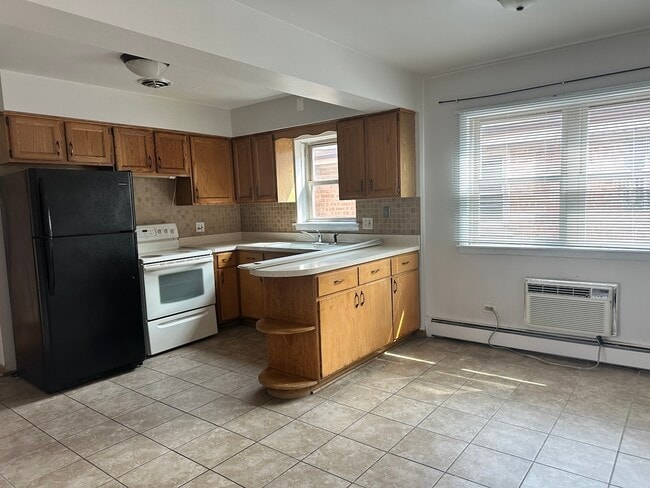 Building Photo - 6151 76th Ave
