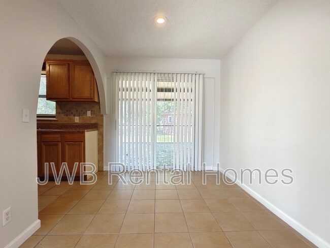 Building Photo - 4546 Revelstoke Dr