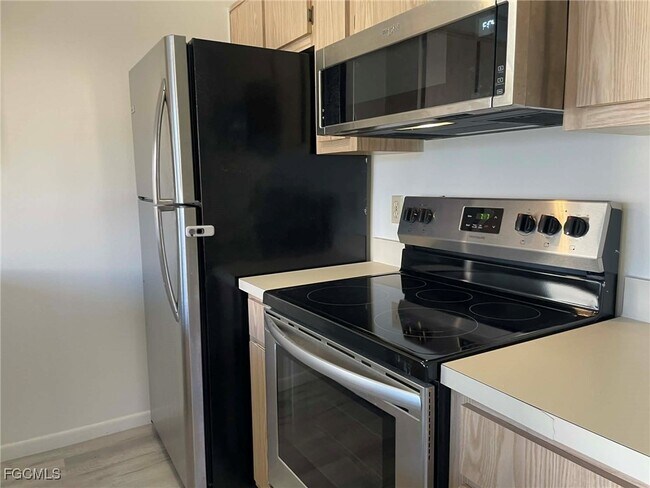 Foto del edificio - 5266 Cedarbend Dr