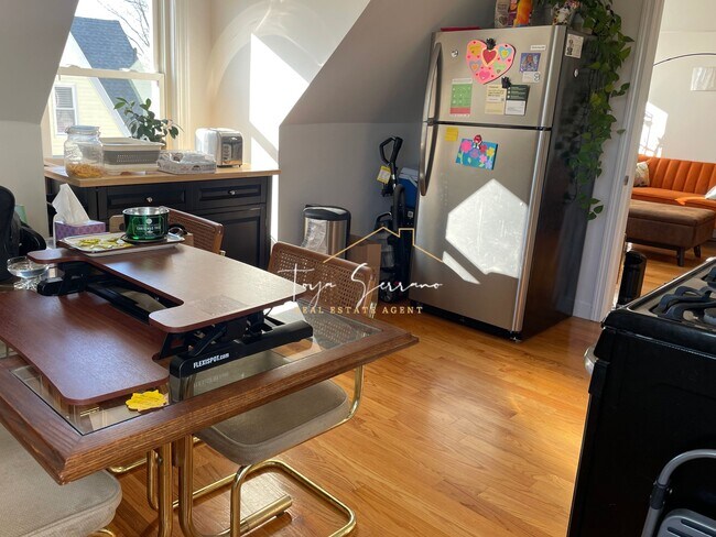 Foto del edificio - 648 Columbia Rd