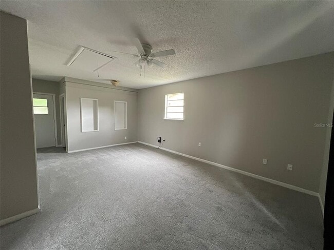 Foto del edificio - 146 N Alderwood St