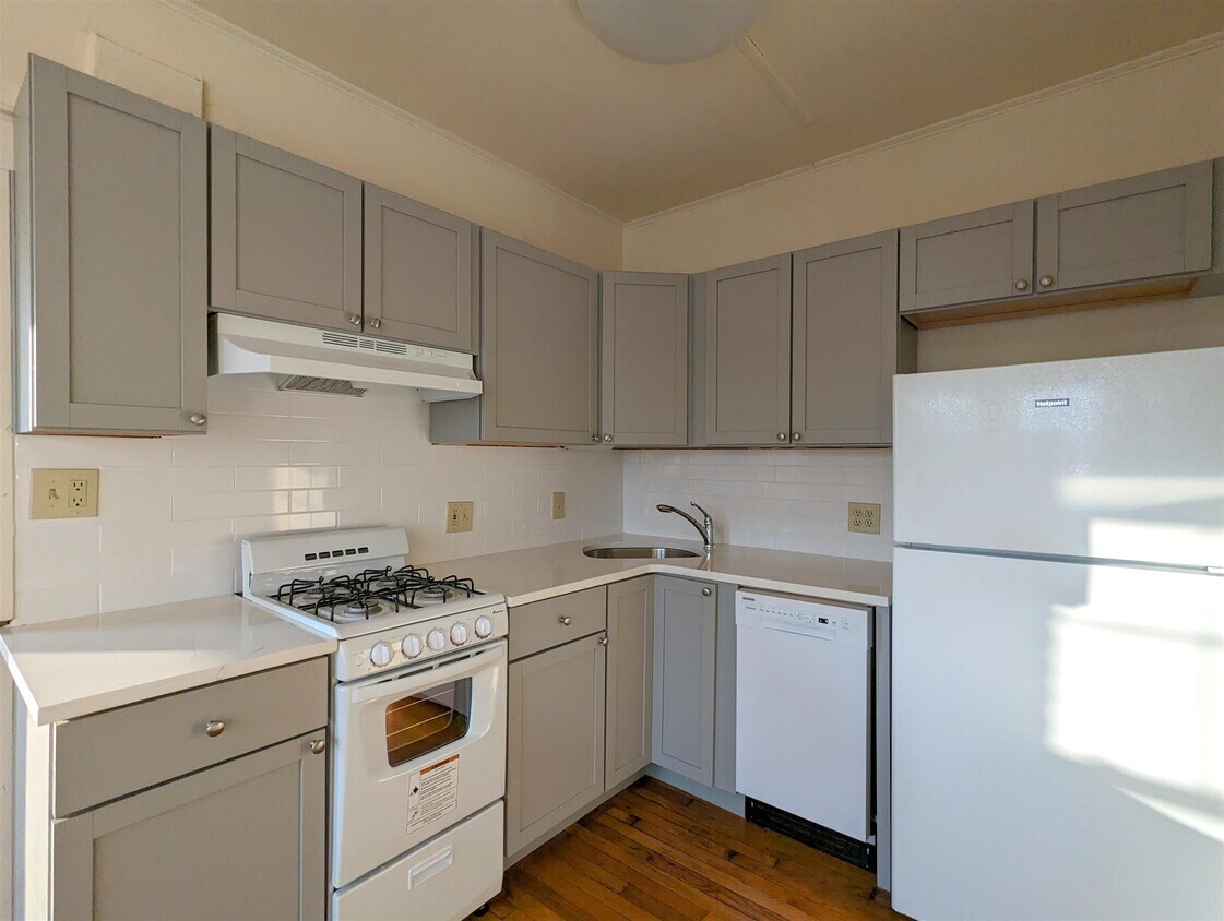 Foto principal - 32 College Ave