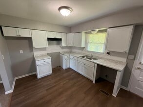 Building Photo - 1333 Ox Hill Dr