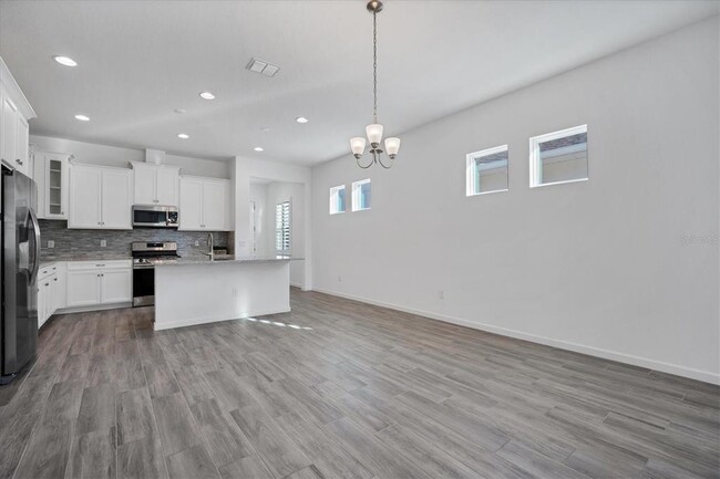 Building Photo - 724 Winterside Dr
