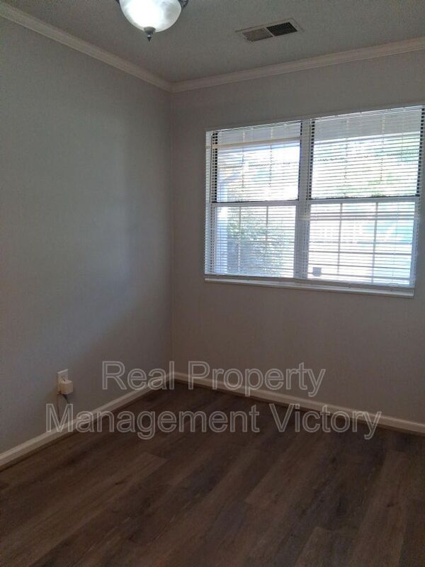 Foto del edificio - 3439 Wildewood Dr