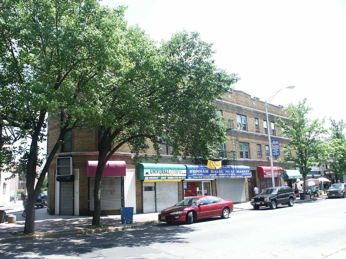 Primary Photo - 52-64 4th Ave
