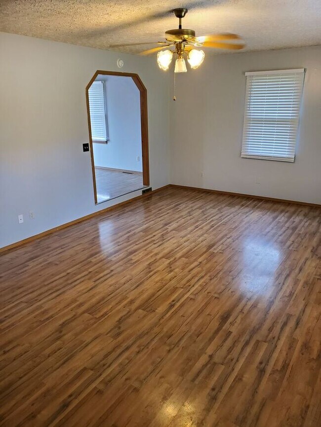 Foto del edificio - Available May 12th!!!! Laquey school district