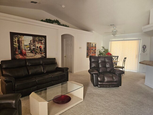 Building Photo - Winter Furnished