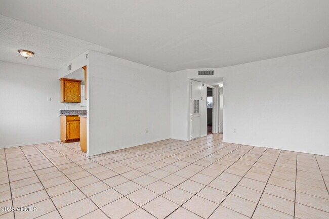 Foto del edificio - 3308 W Loma Ln