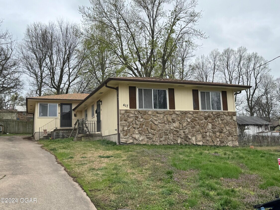 417 W Spring St Unit A, Neosho, MO 64850 Condo for Rent in Neosho, MO