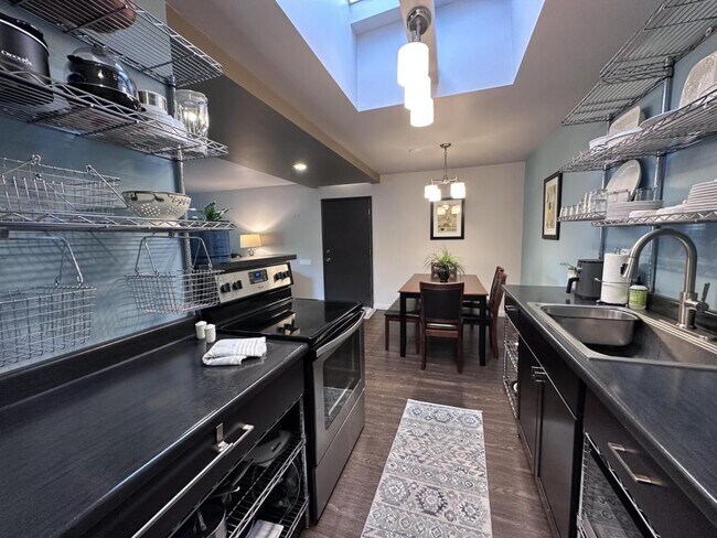 Foto del edificio - 2238 Via Puerta