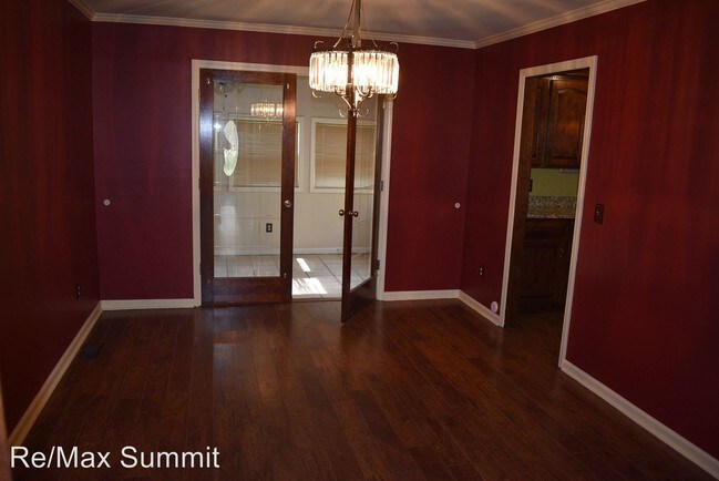 Building Photo - 4 br, 2.5 bath House - 3015 Old Spring Road