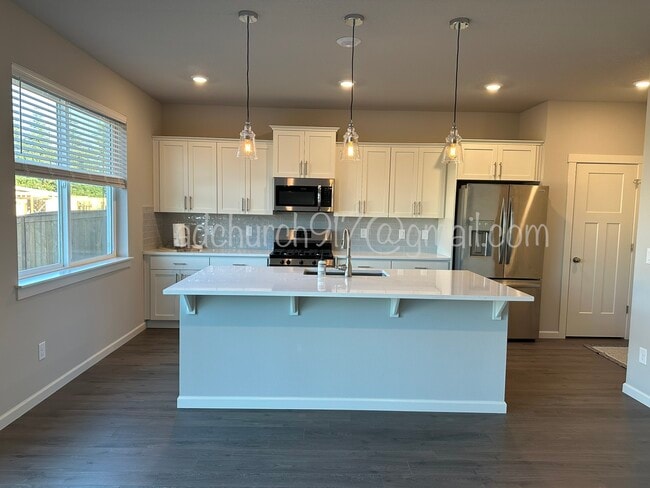 Kitchen - 37539 Sockeye St