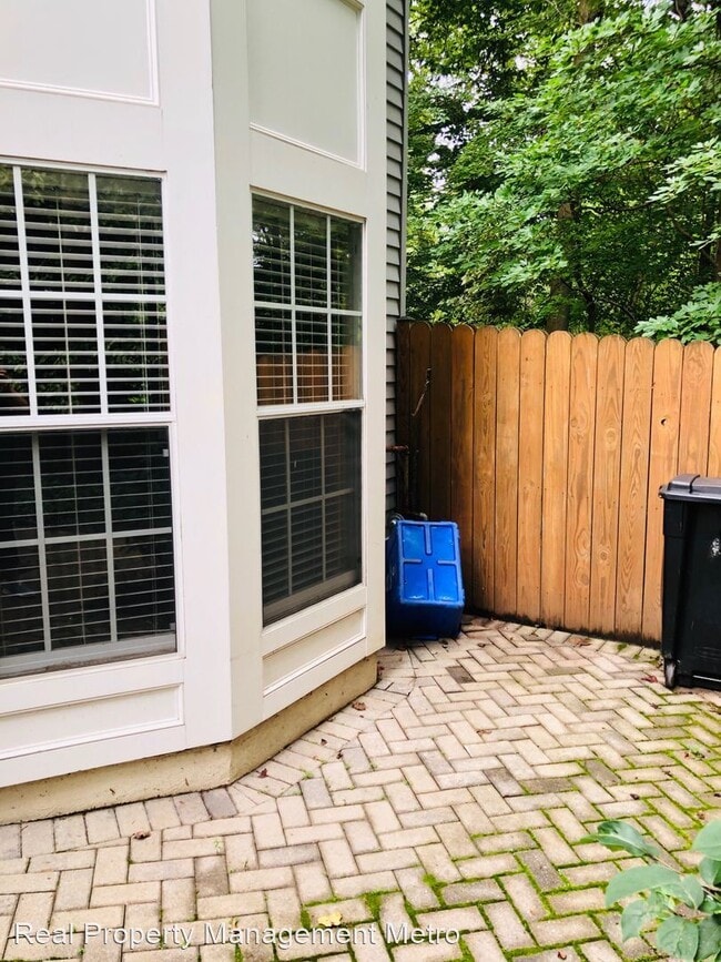 Building Photo - 2 br, 1.5 bath House - 6025 Same Song Sq #...