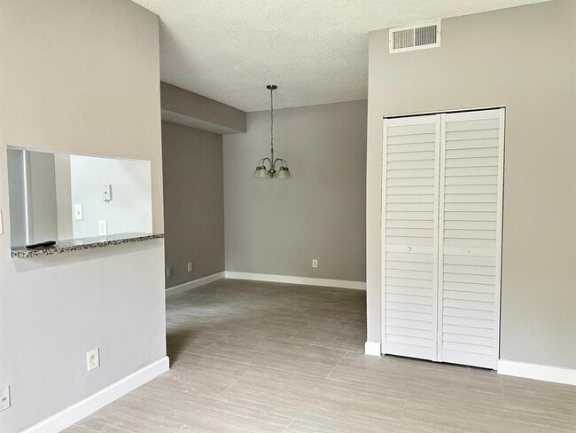Building Photo - 891 Cypress Park Way