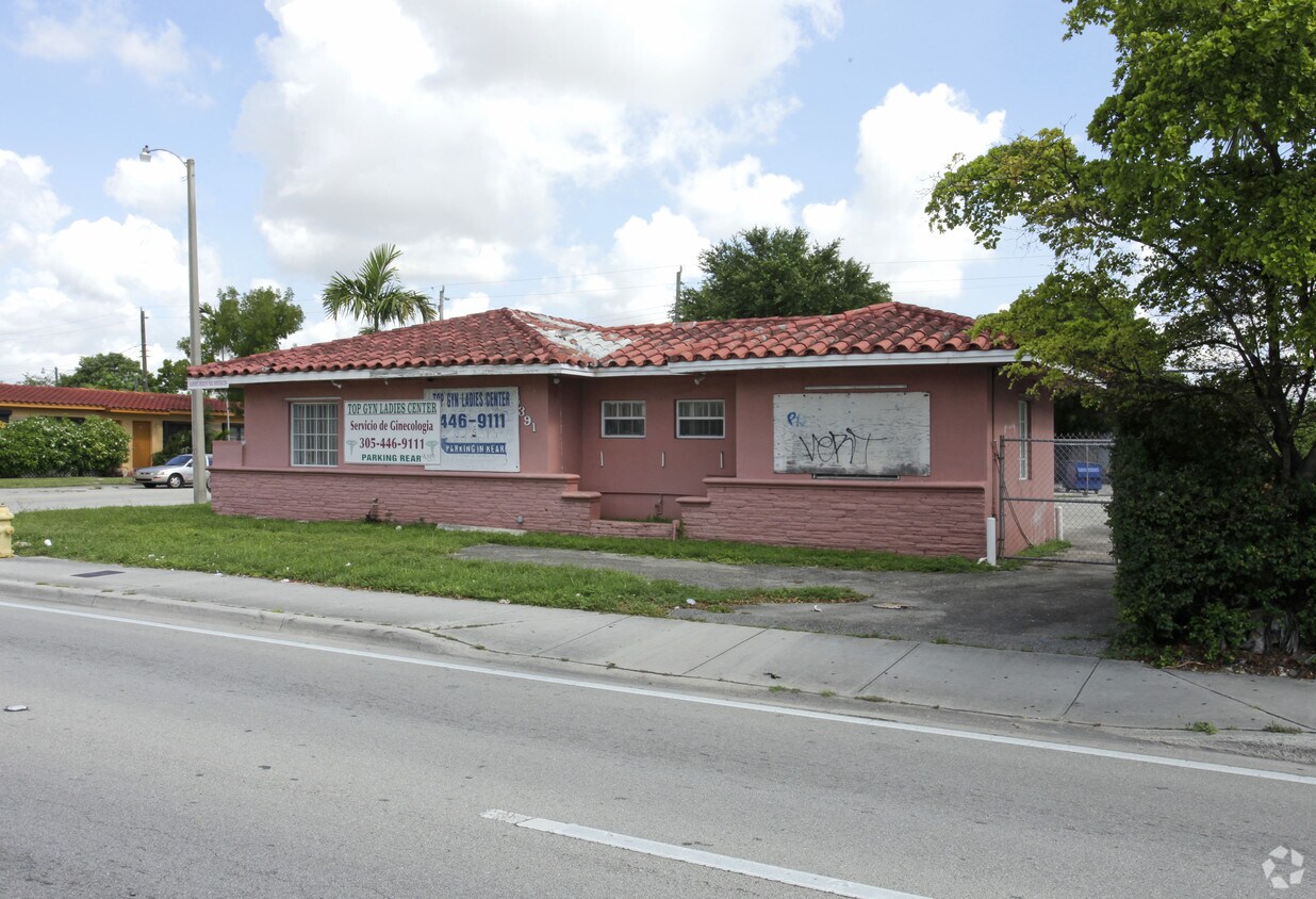 Primary Photo - 4391 W Flagler St