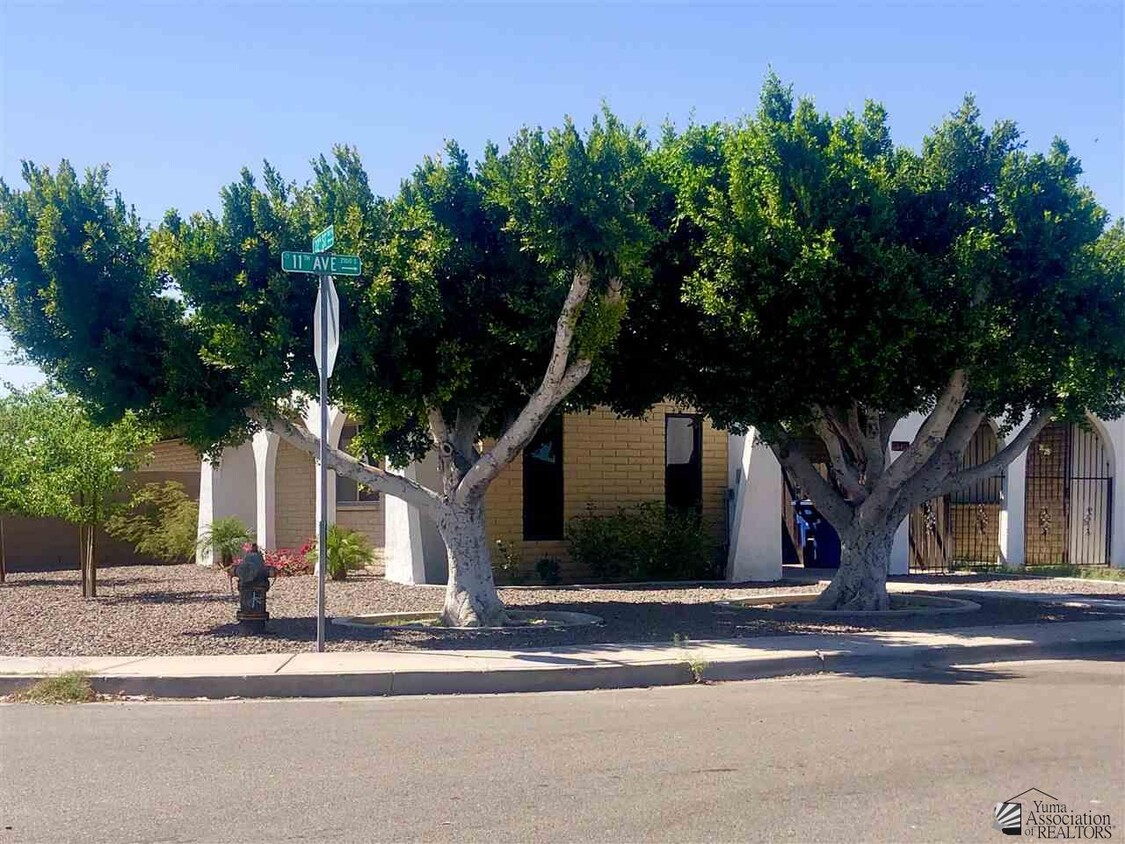 Primary Photo - 2130 S 11th Ave