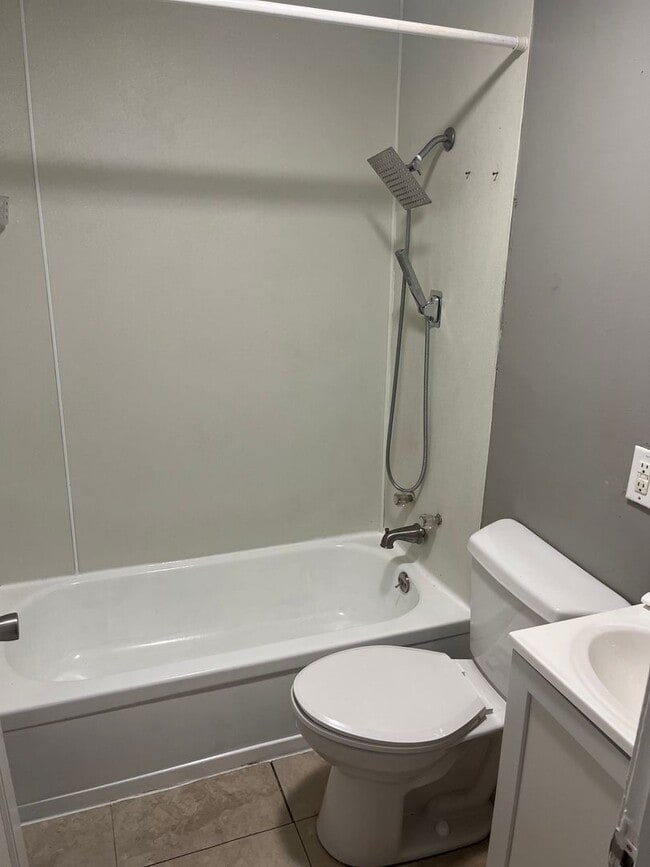 Building Photo - 2215 17th St