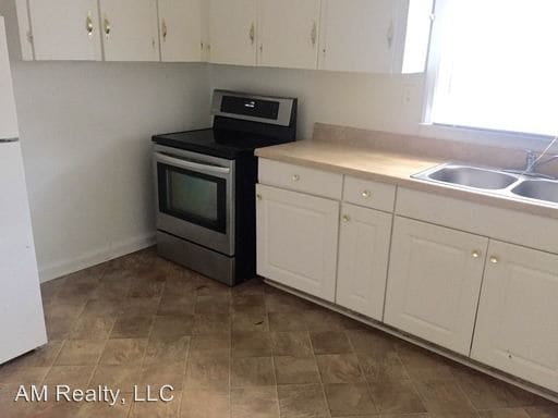 Building Photo - 4179 Welling Ave