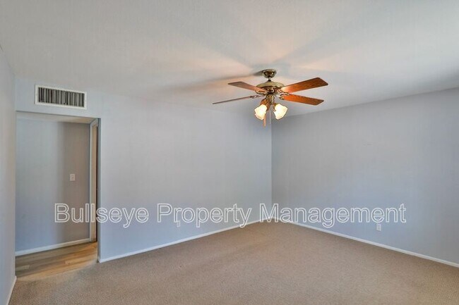 Building Photo - 1037 E El Caminito Dr