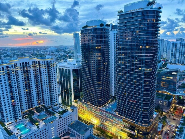 Building Photo - 1000 Brickell Plaza