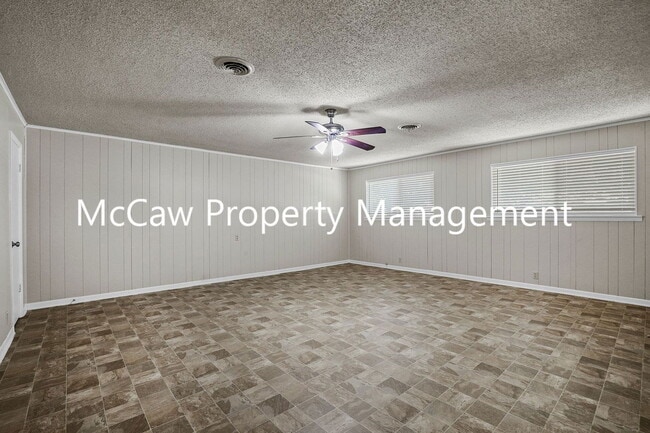 Building Photo - 1110 Rosedale Dr