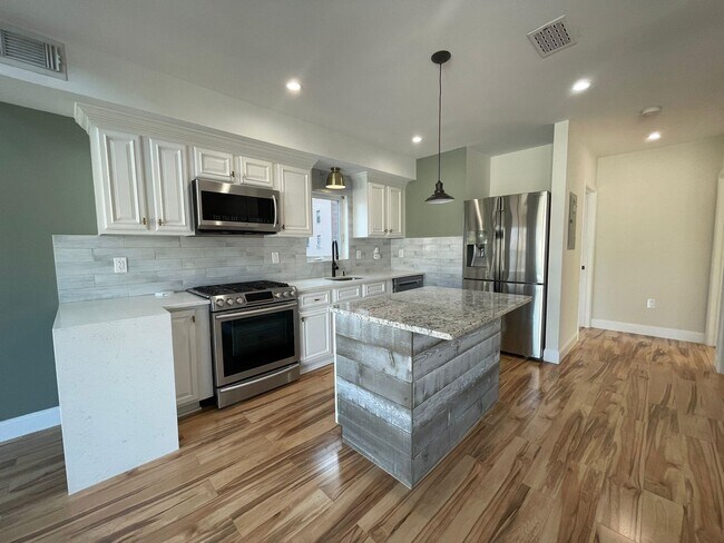 Building Photo - 125 Hillcrest Pl