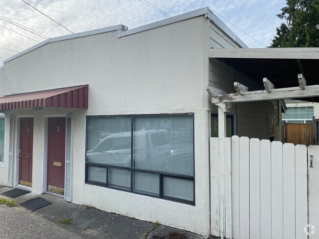 Building Photo - 3108 W Jameson St