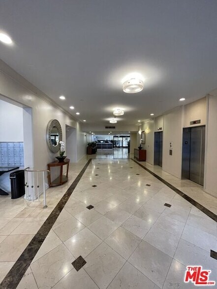 Foto del edificio - 600 W 9th St