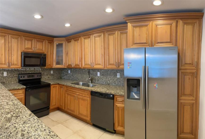Foto principal - 2 bedroom in Sunny Isles Beach FL 33160