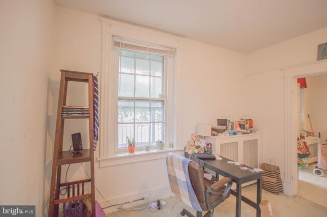 Building Photo - 1300 35th St NW