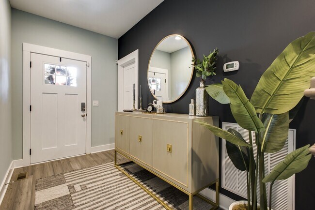 Building Photo - **NOW AVAILABLE!!**  Gorgeous Home Minutes from Downtown Nashville