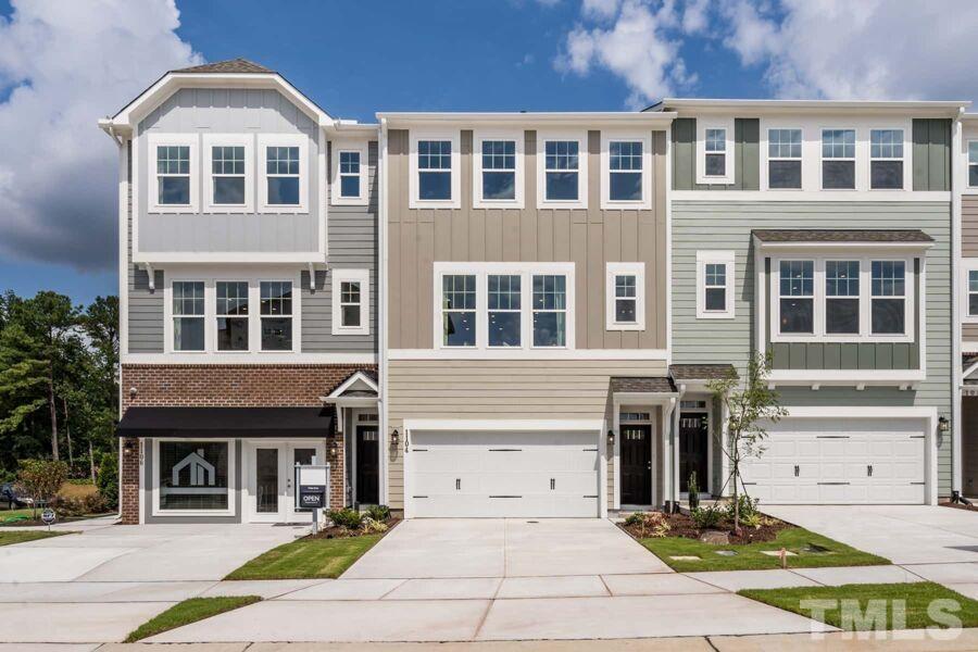 Primary Photo - 1117 Commack Dr